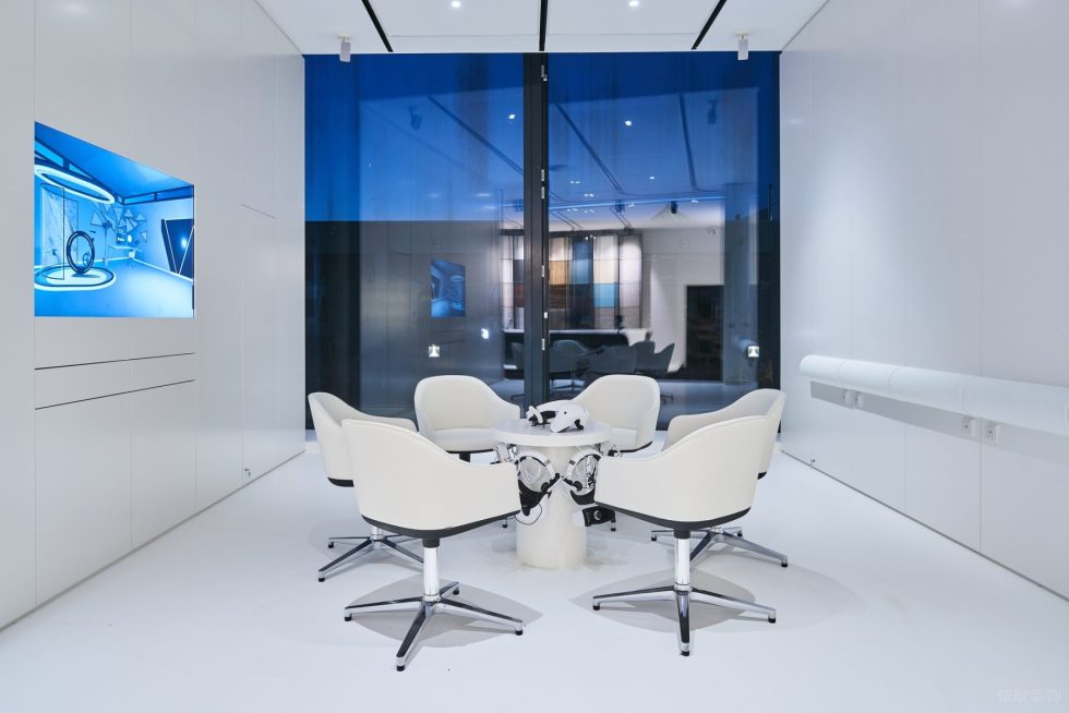 科技主义现代风办公室装修设计白色洽谈室