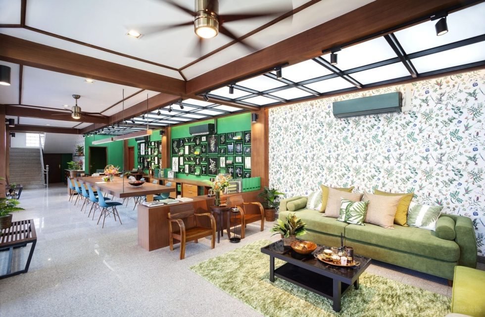 暖色田园风办公室装修设计翠绿色绒布沙发