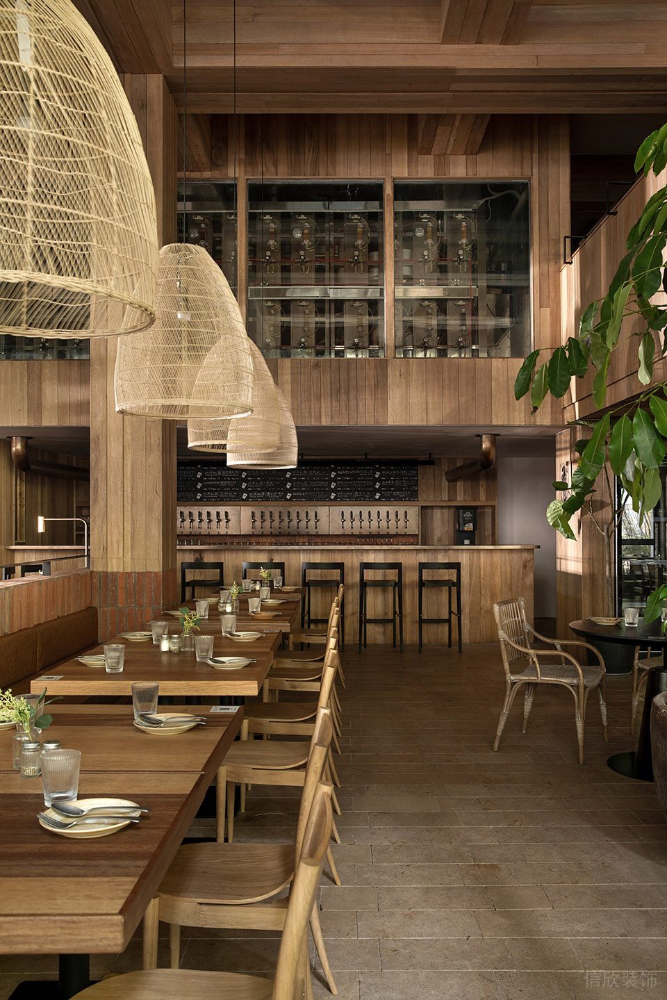 舒适原木风餐厅舒适用餐区设计效果图