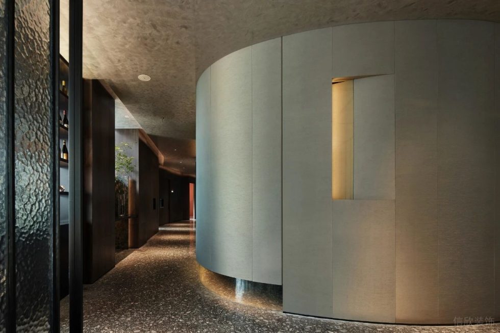 深远轻奢金属感中餐厅科技感走廊设计效果图