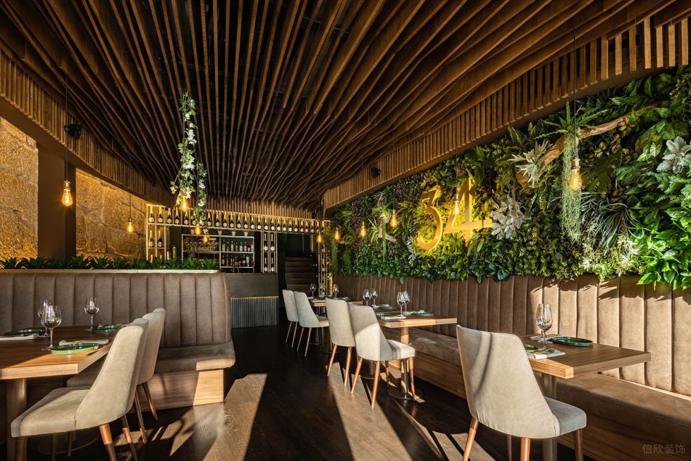 现代东南亚风西餐厅热带雨林背景装修设计