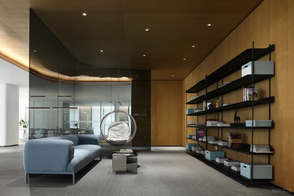 现代淡色系风格办公室装修案例休息室炭黑色装饰书架