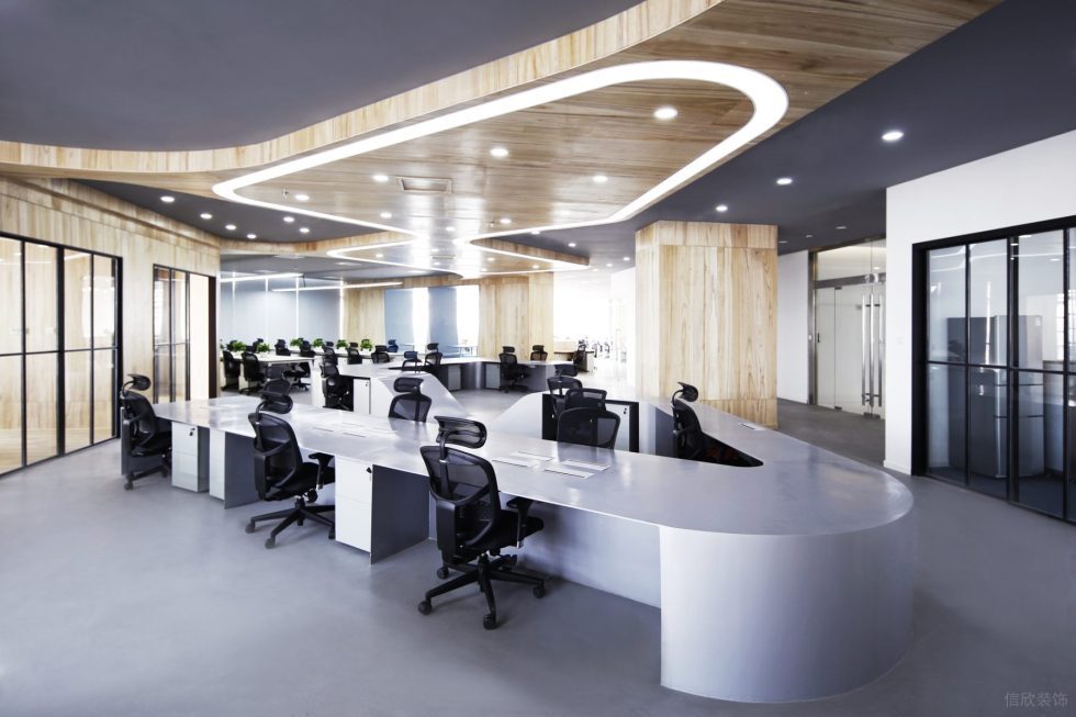 现代原木风办公室装修设计原木色天花造型