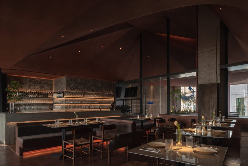 现代雅致西餐厅装修设计 浅棕色大理石桌面