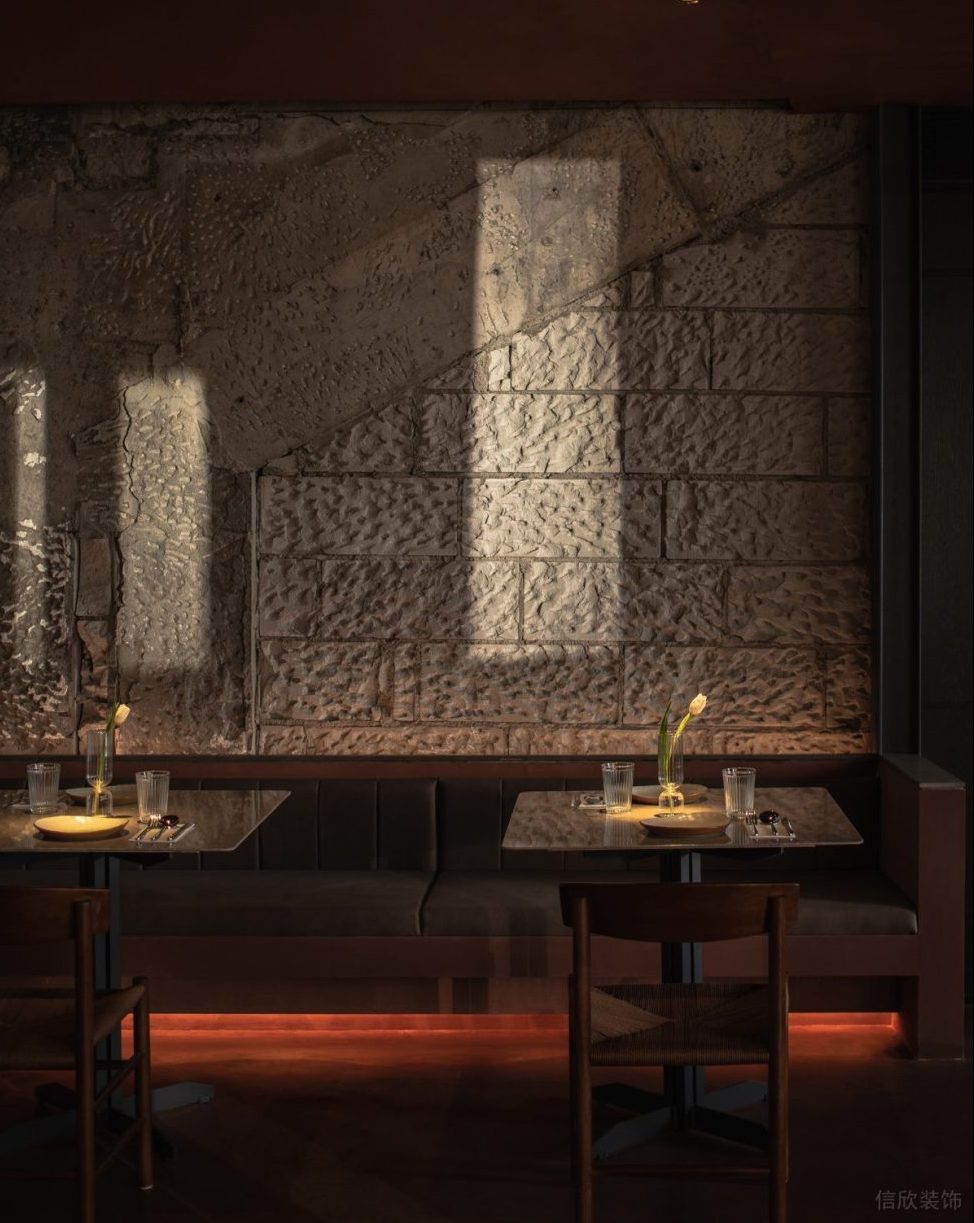 现代雅致西餐厅装修设计 石头粗糙质感墙面