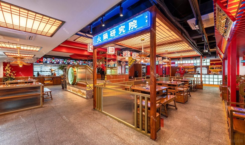 中式经典街头风火锅店用餐区装修图