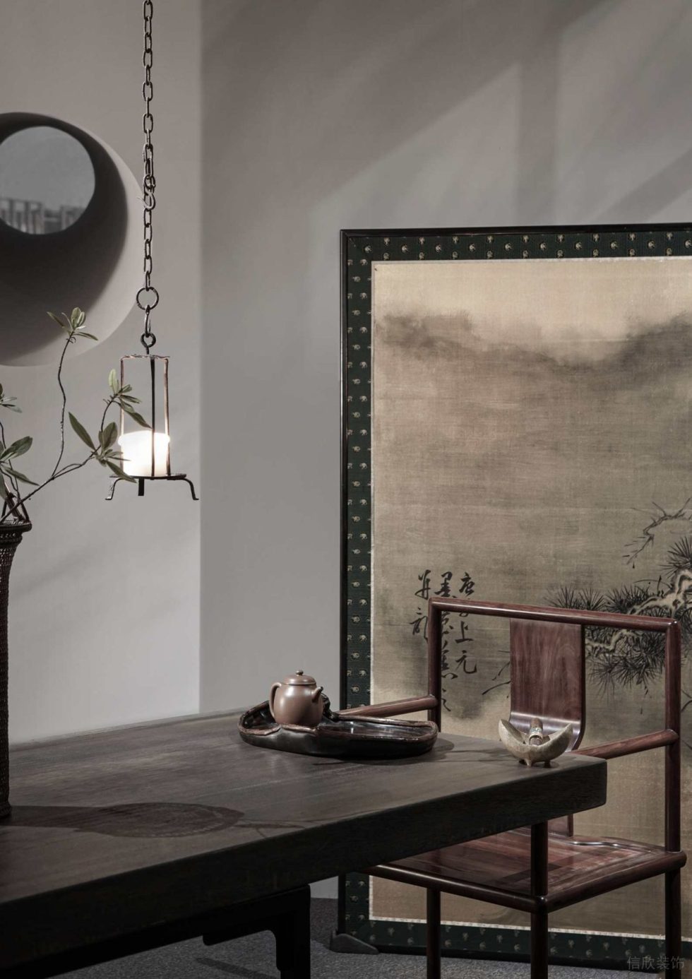 中式幽深禅意茶室装修设计 雅致茶桌茶具及山水画