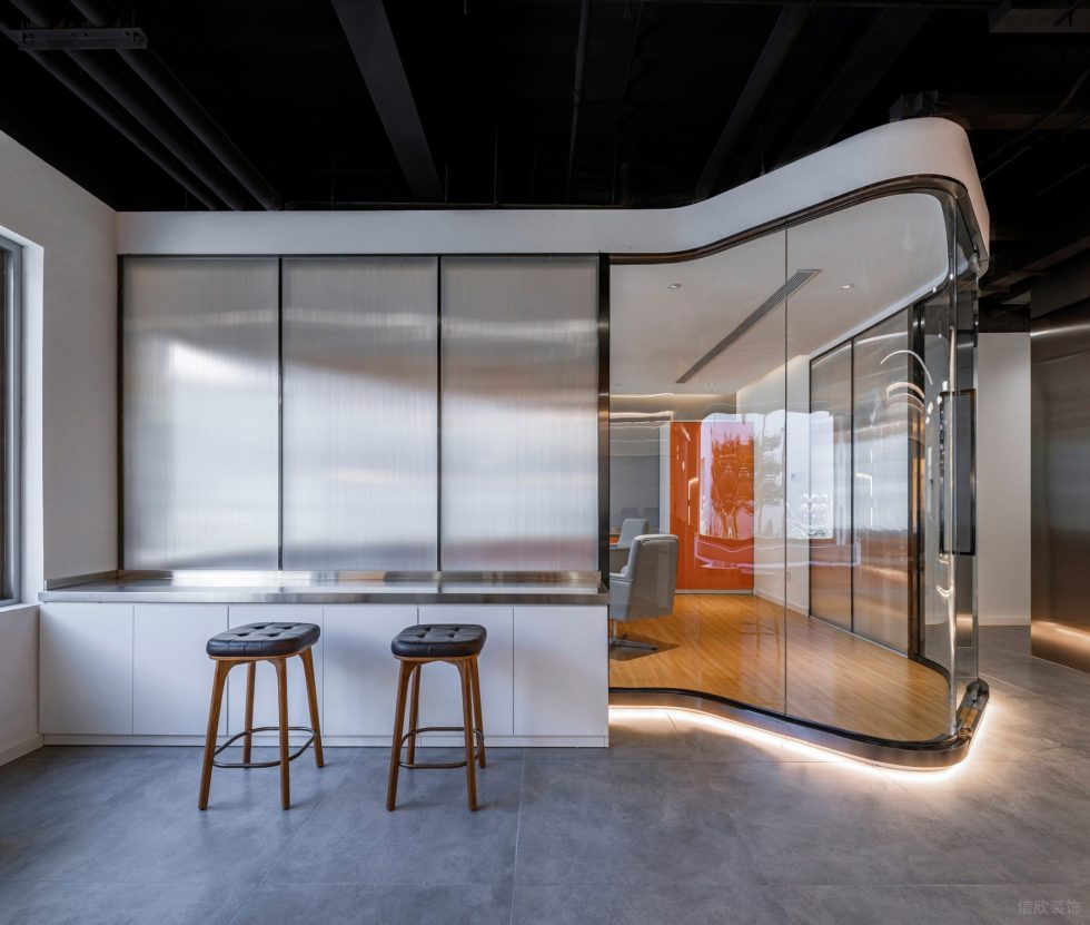 动感现代风办公室装修设计银色不锈钢吧台