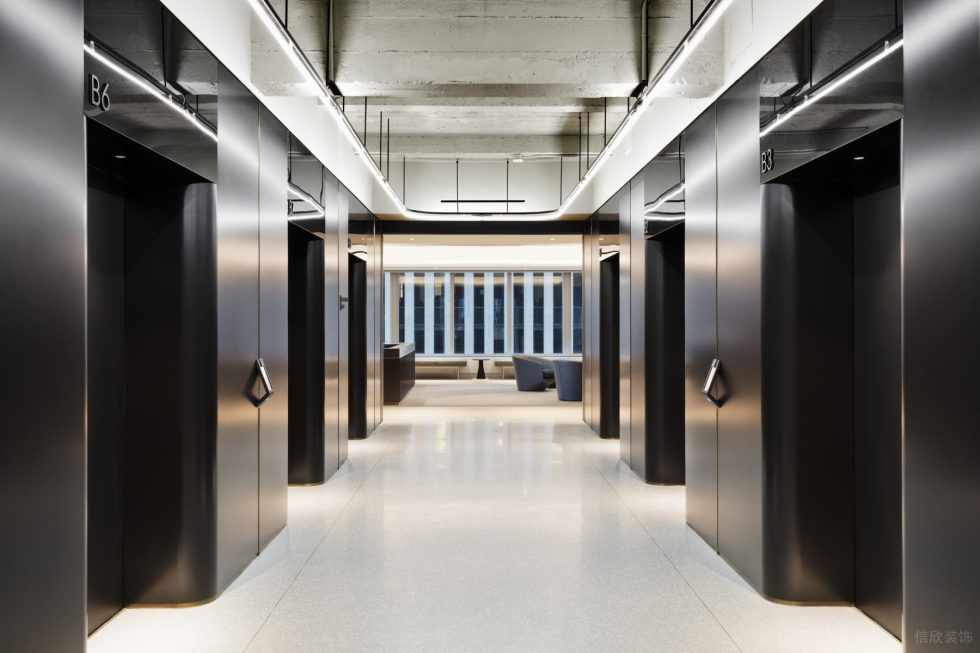 高级简约风办公室装修设计黑白色电梯厅