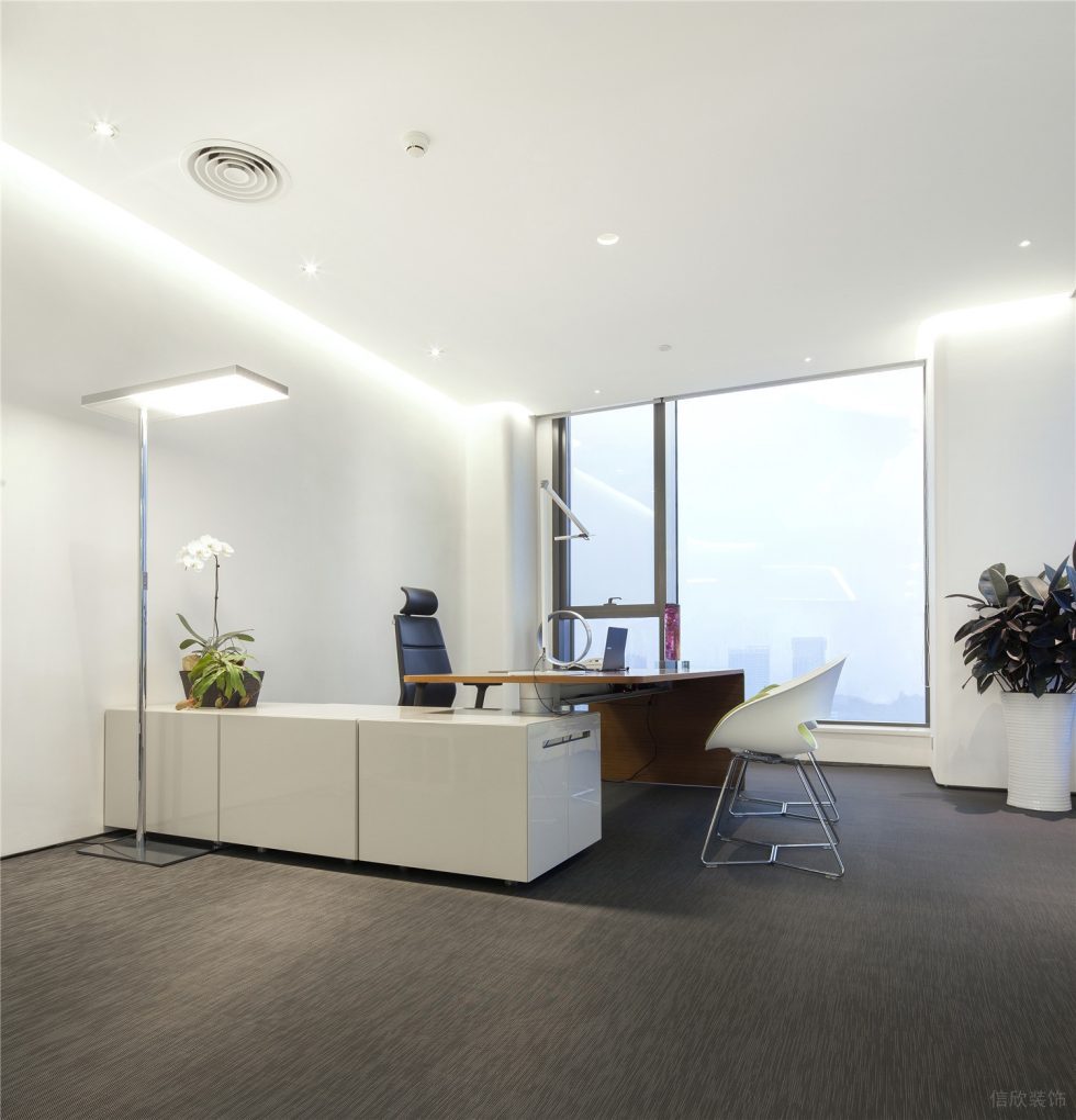 灰白色现代风办公室装修设计灰白色董事长办公室