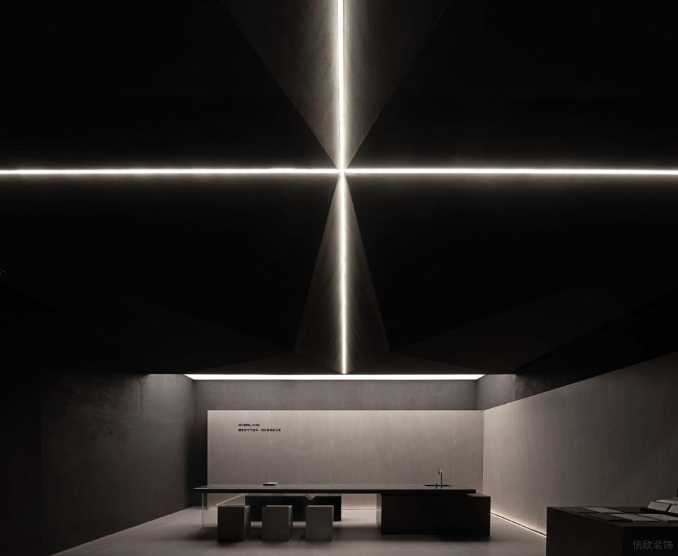 极简主义瓷砖展厅装修设计方案 十字形灯光设计