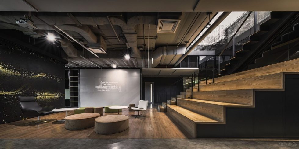 酷炫现代风办公室装修设计暗色系阶梯式活动厅