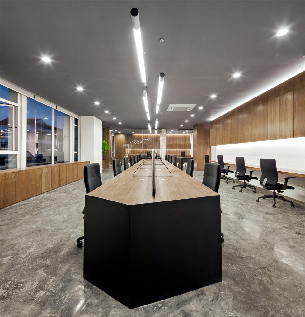 暖白色简约风办公室装修设计暖色办公区