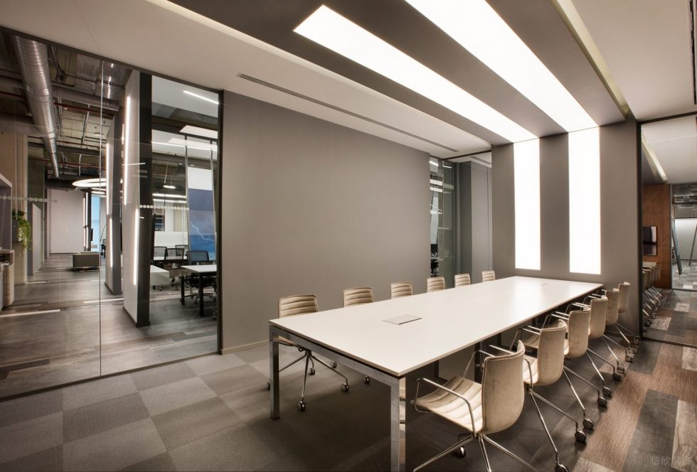 前卫现代风办公室装修设计暖灰色小型会议室