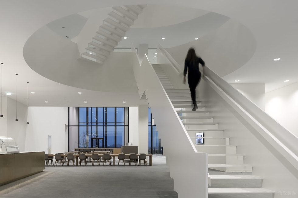 素雅现代风办公室装修设计灰白色咖啡休闲厅
