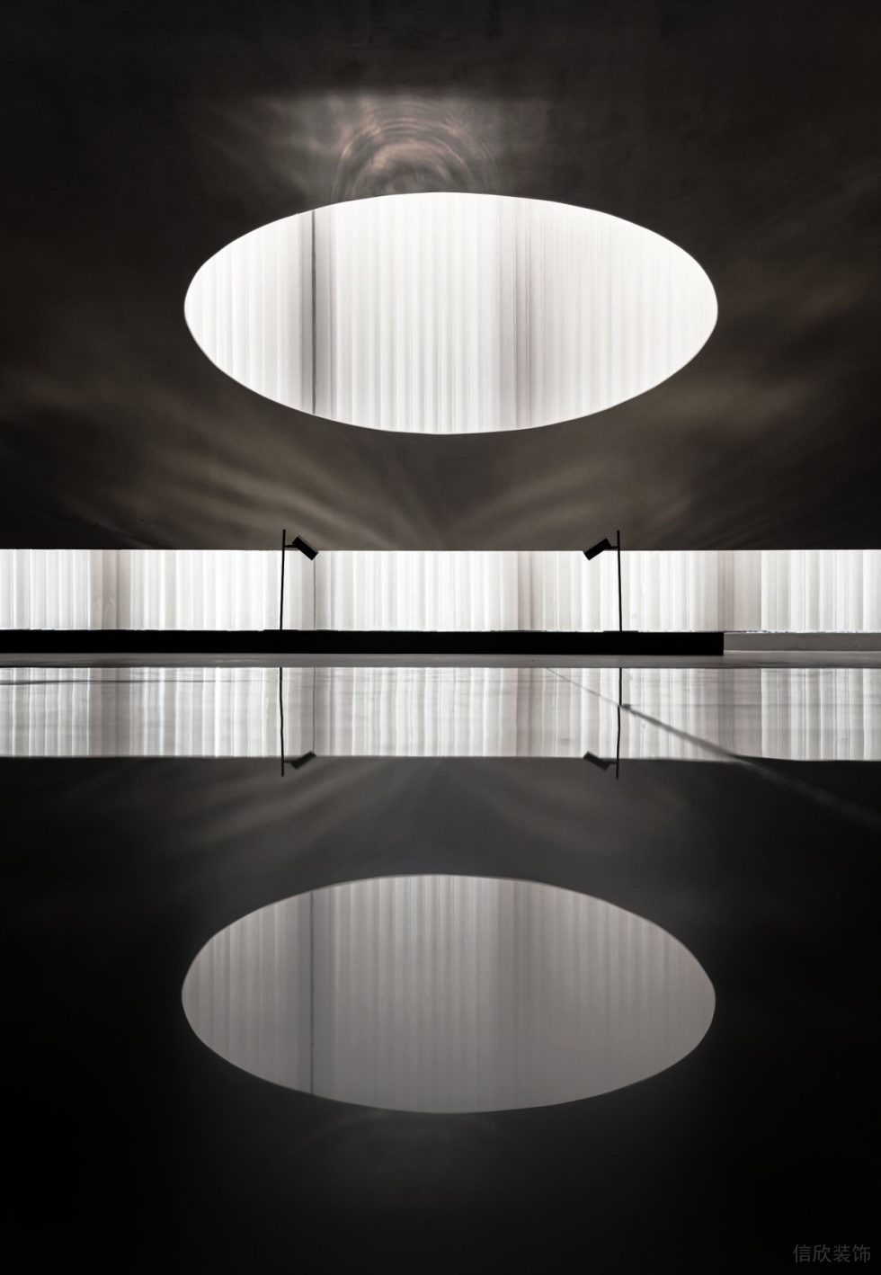 现代极简美学体验馆展厅设计方案 镜面材质反射