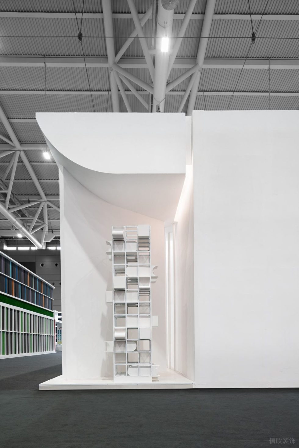 现代简约风家居实验馆展厅装修效果图 白色造型置物架