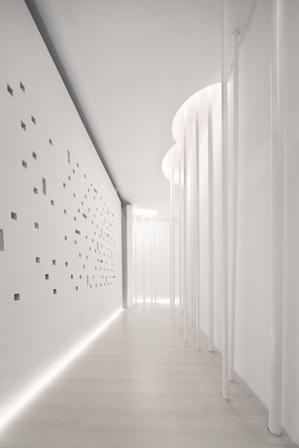 现代简约风家居实验馆展厅装修效果图 白色小圆柱装饰过道