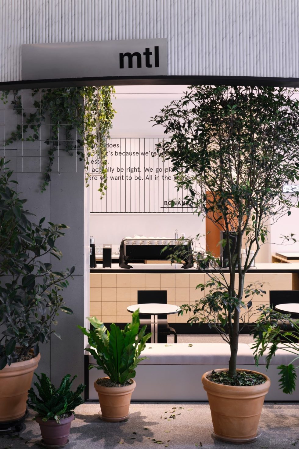 现代简约风咖啡厅清新绿植景观区效果图展示