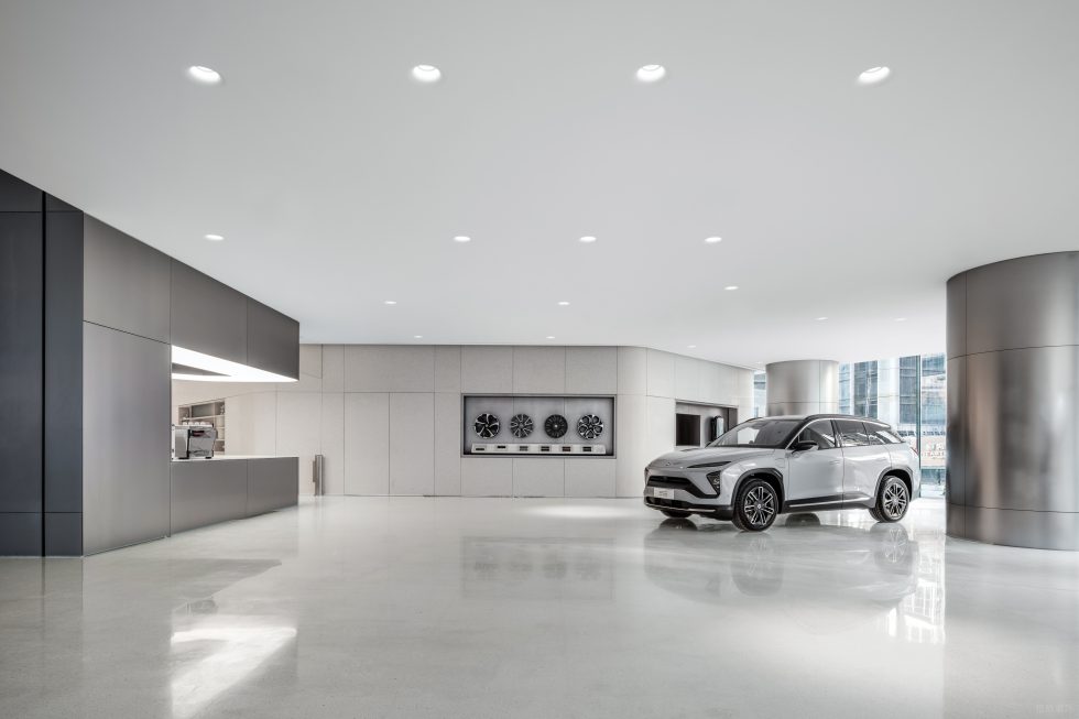 现代时尚汽车展厅装修案例 汽车展示区 (2)