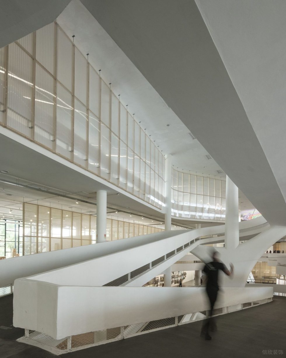 现代艺术建筑项目展厅装修方案 白色楼梯