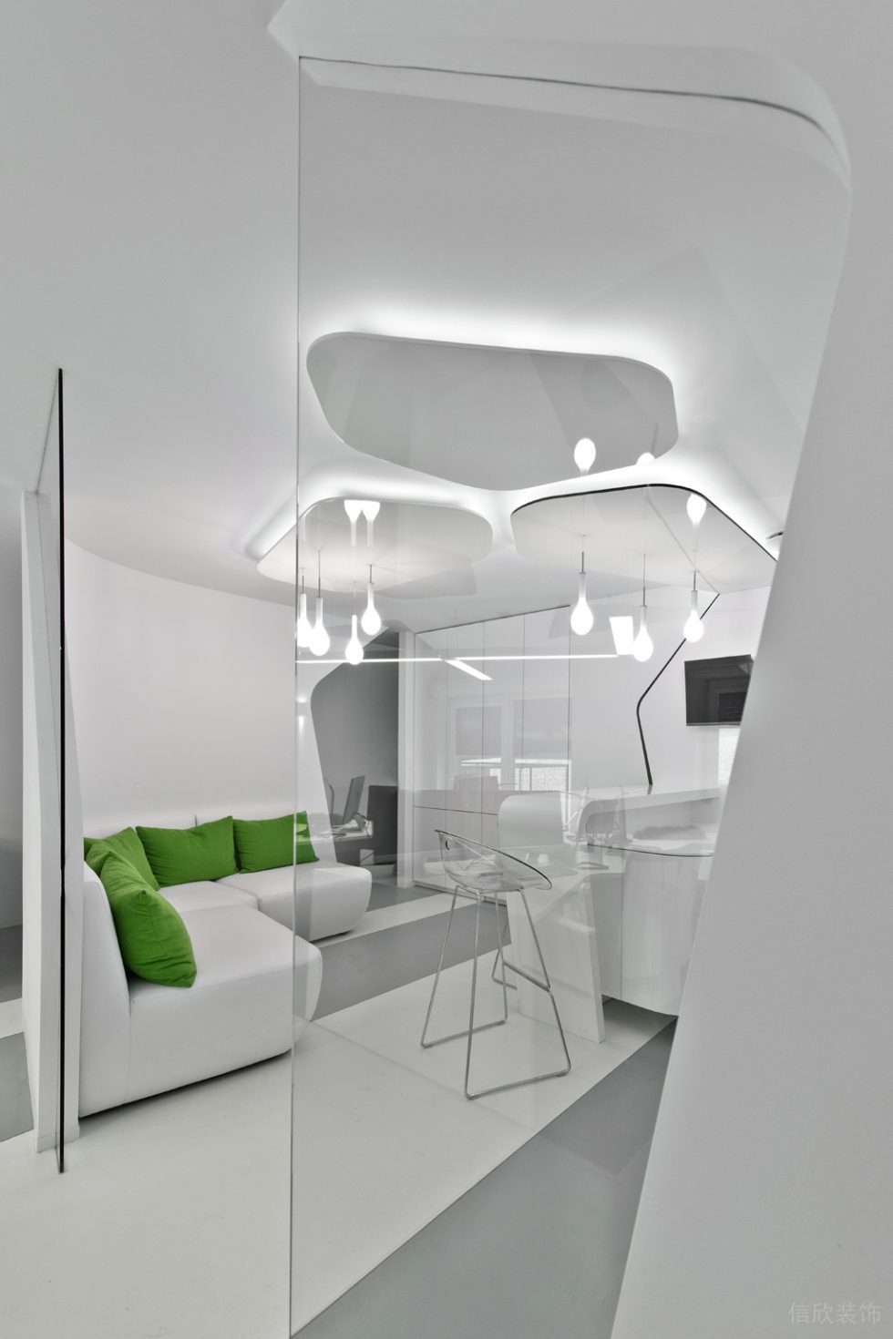 雅白现代风办公室装修设计白色转角沙发