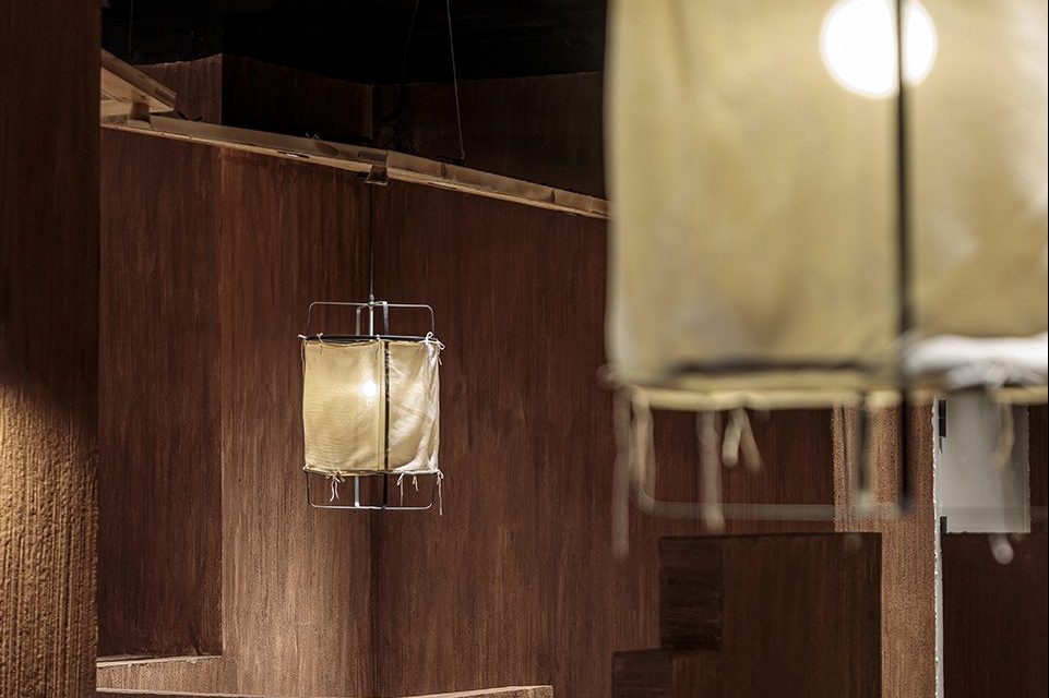 中式原木风中餐厅方形架子帆布灯装修图