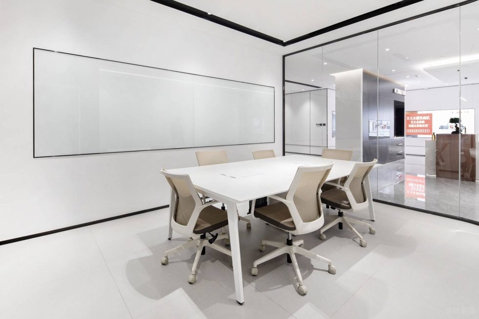 米白色极简风办公室装修设计米白色洽谈室
