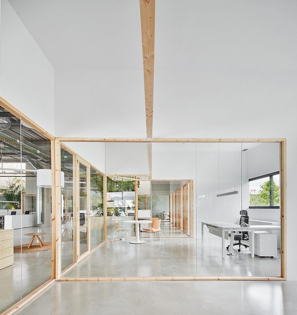 素木色简约自然风办公室装修设计白木色经理办公室