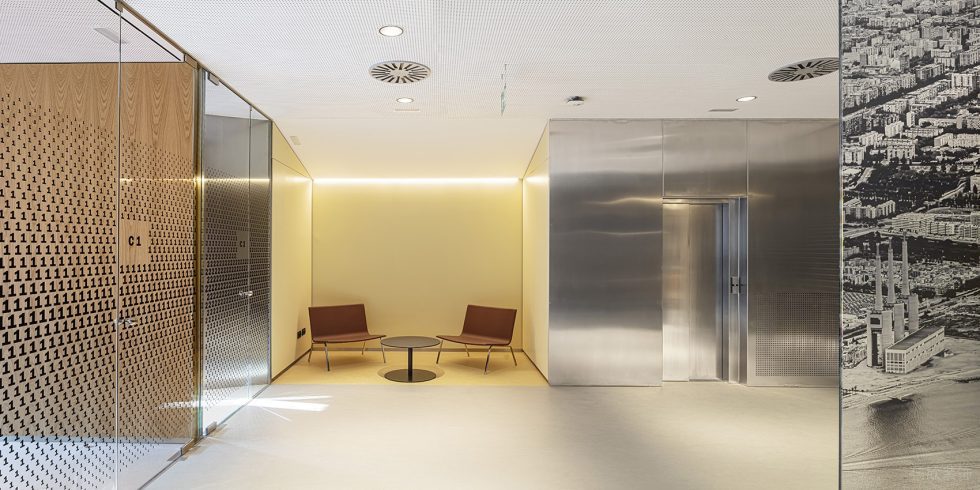 纯朴色现代简约风办公室装修设计浅黄色休闲洽谈区