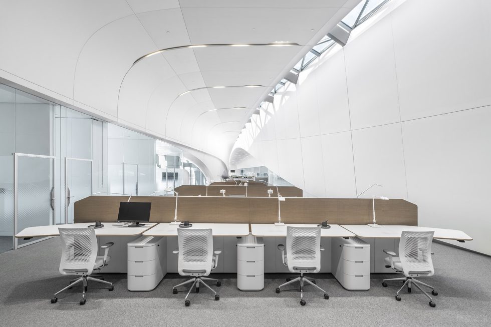 灰白色现代简约风办公室装修设计灰白色办公区