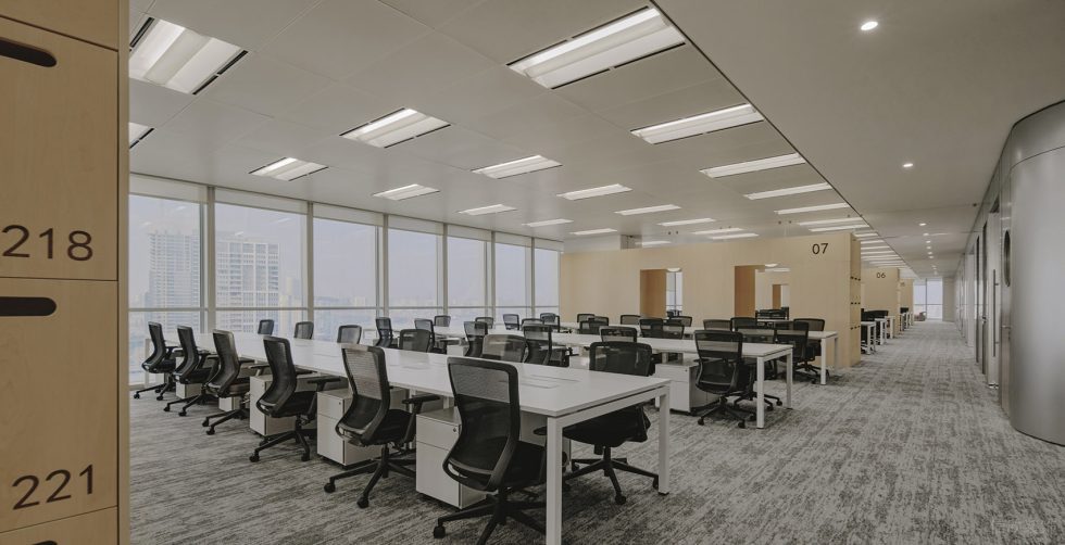 银灰色现代简约风办公室装修设计黑白灰开放式办公区