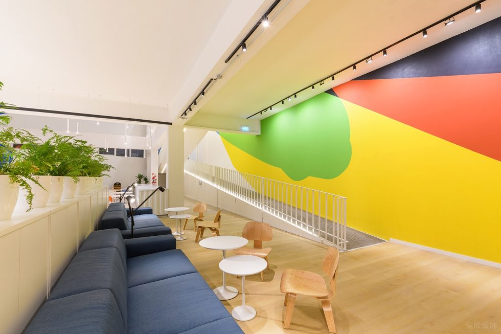 多彩色趣味现代风办公室装修设计多彩色休息区