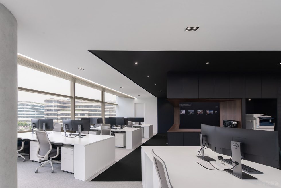 黑白色极简风办公室装修设计黑白色办公区